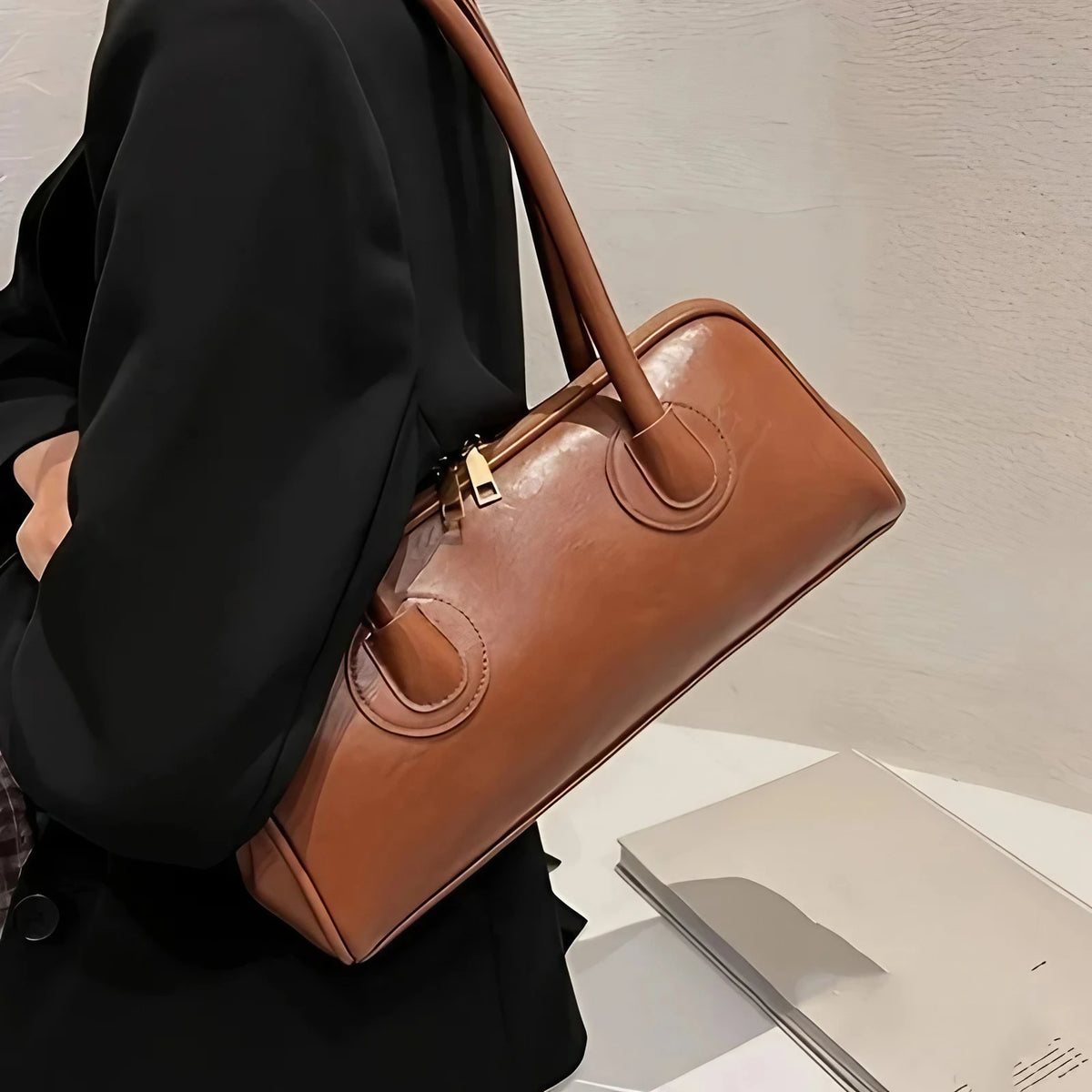 Sac porté épaule femme rectangulaire à double anse, quatre coloris, marron
