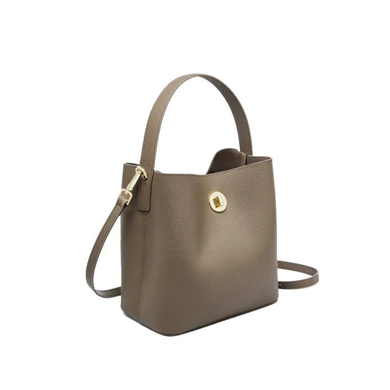 Sac seau femme en cuir grainé, deux sangles amovibles