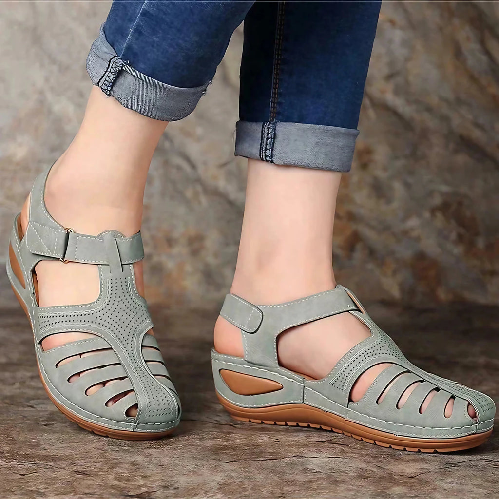 Sandales rétro femme à brides et boucle, cinq coloris, gris