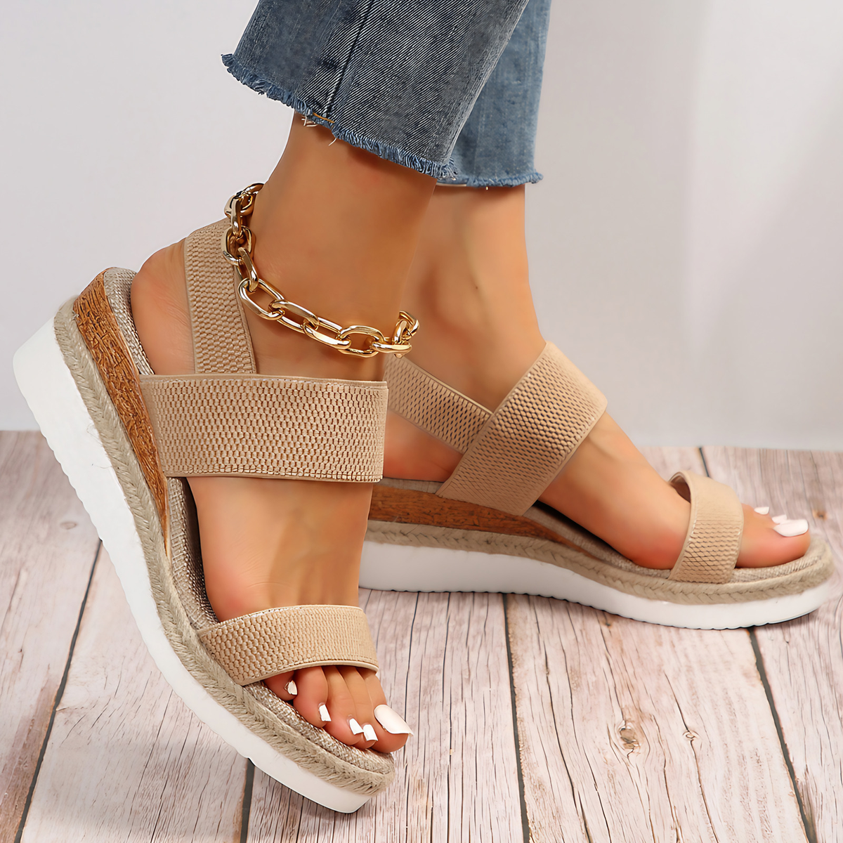 Sandales à plateau femme à brides, cinq coloris, du 35 au 43, marron