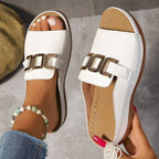 Sandales femme à bout ouvert, boucle dorée en métal, blanc