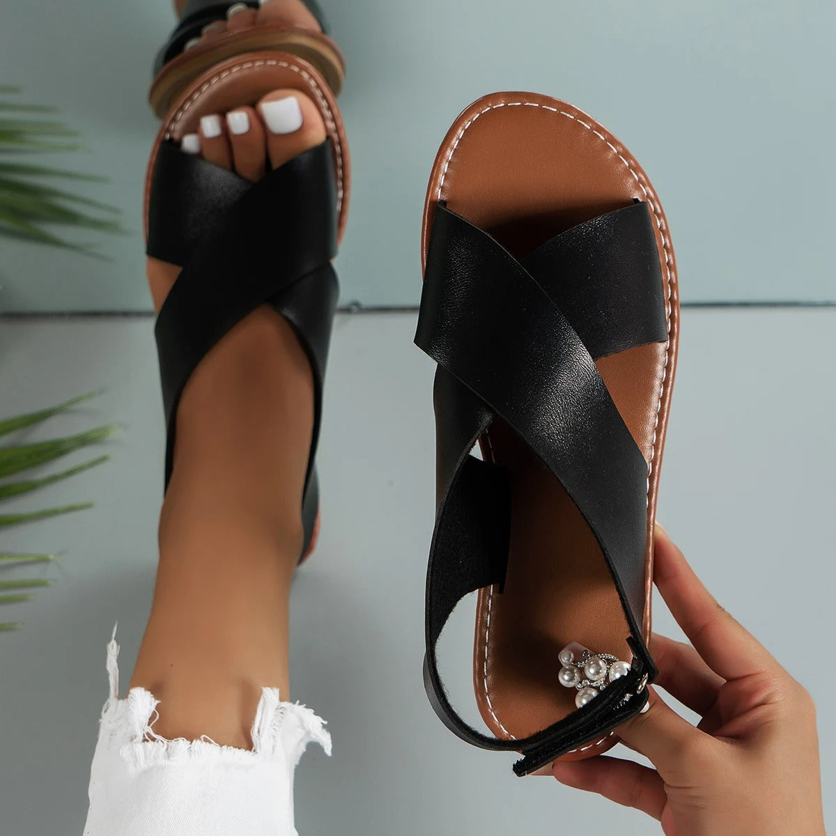 Sandales femme à brides croisées, semelle souple, du 34 au 40
