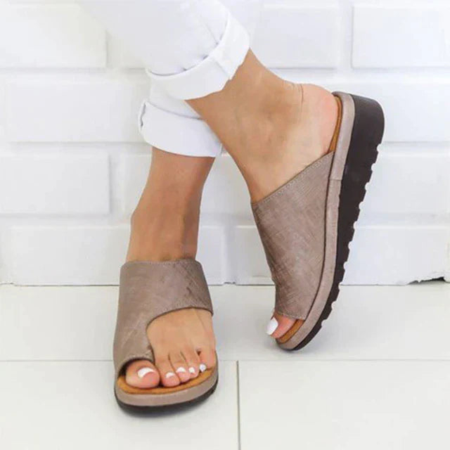 Sandales orthopédiques femme chaussant large, brides réglables, beige