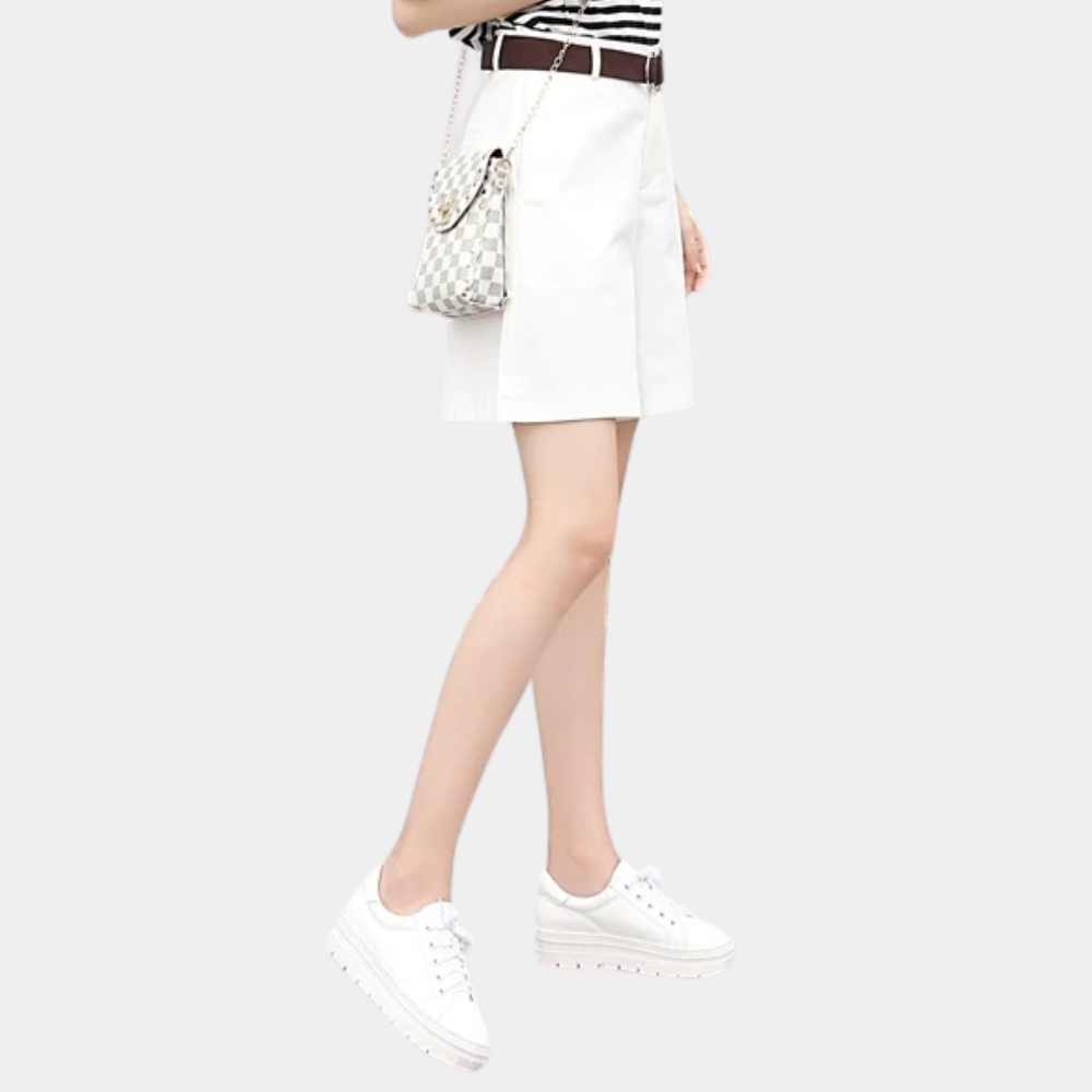 Short bermuda femme à poches et passants de ceinture, six coloris