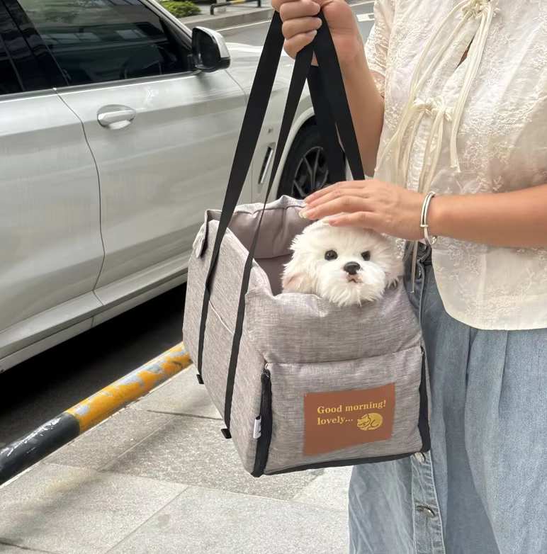 Siège de voiture pour chien rembourré avec attache, deux tailles