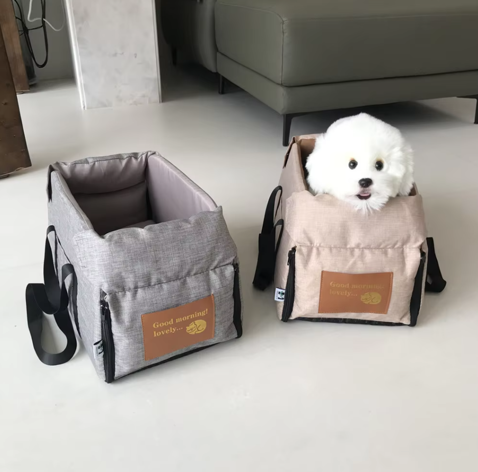Siège de voiture pour chien rembourré avec attache, deux tailles