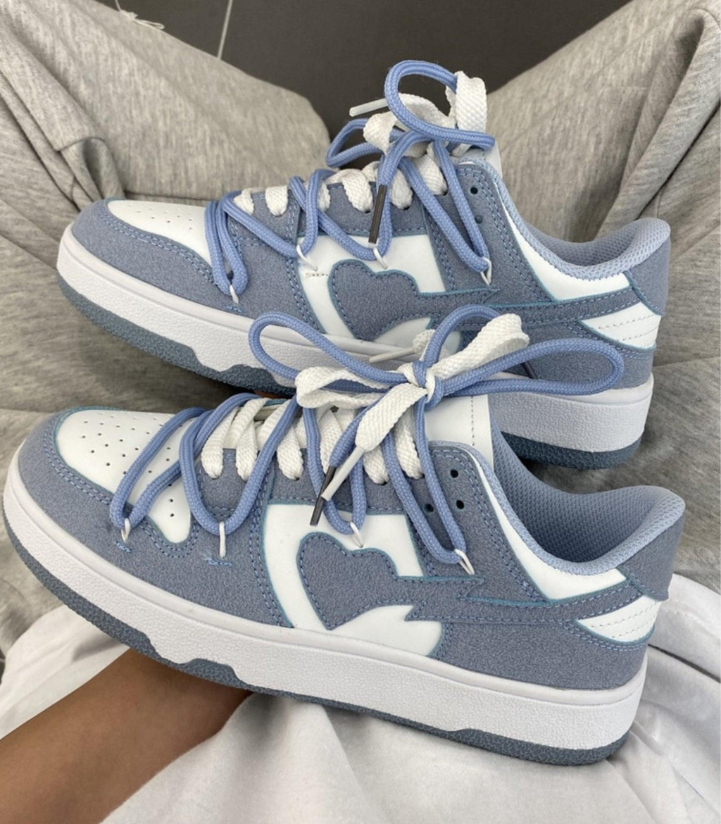 Baskets femme à motif cœur, neuf coloris, du 36 au 40, blanc et gris