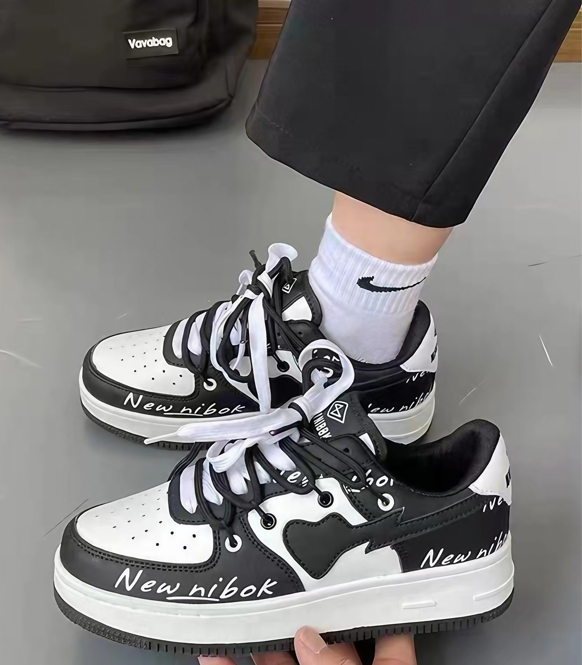 Baskets femme à motif cœur, neuf coloris, du 36 au 40, noir et blanc