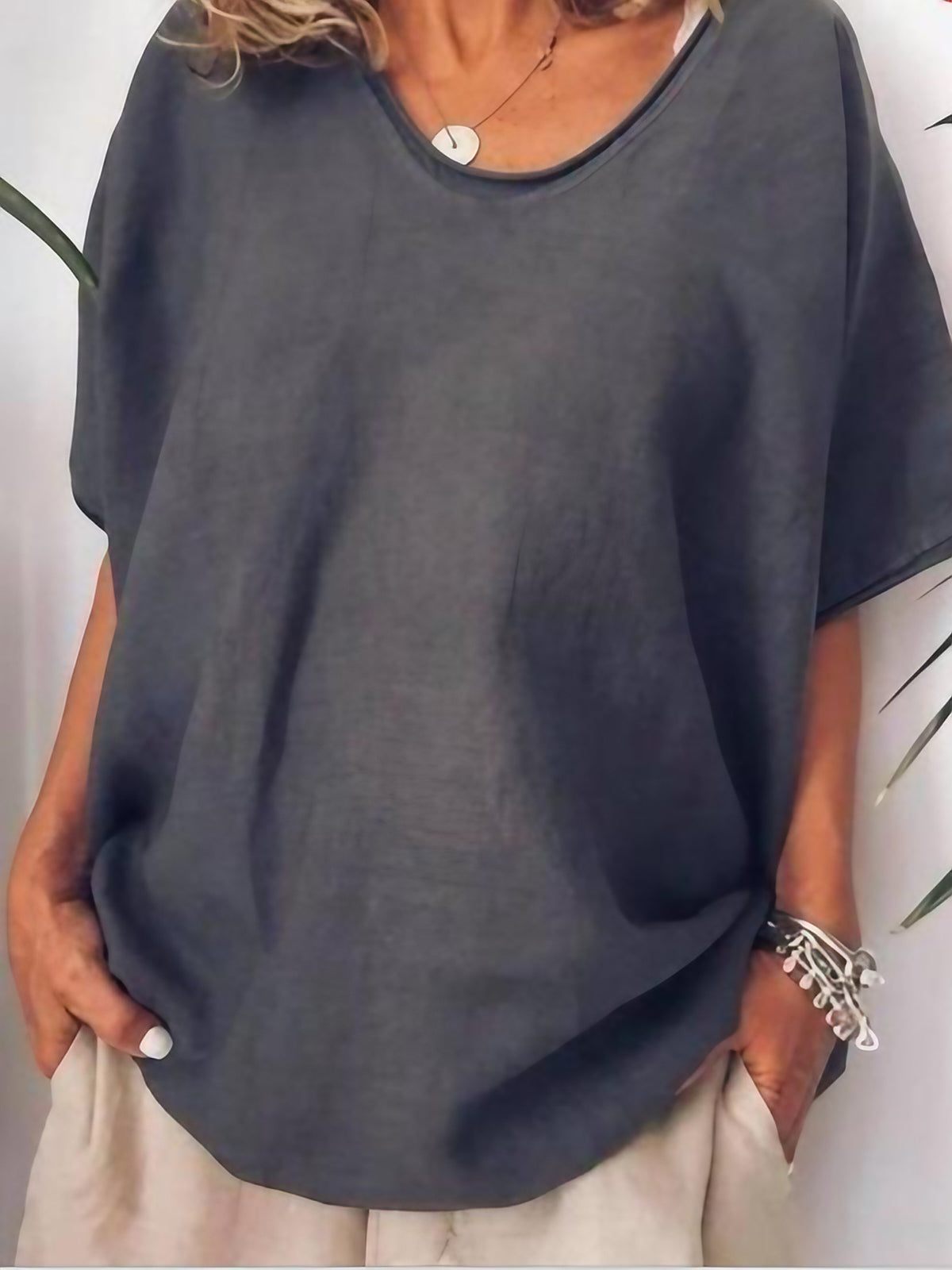 T-shirt femme col V, manches courtes, six coloris, gris