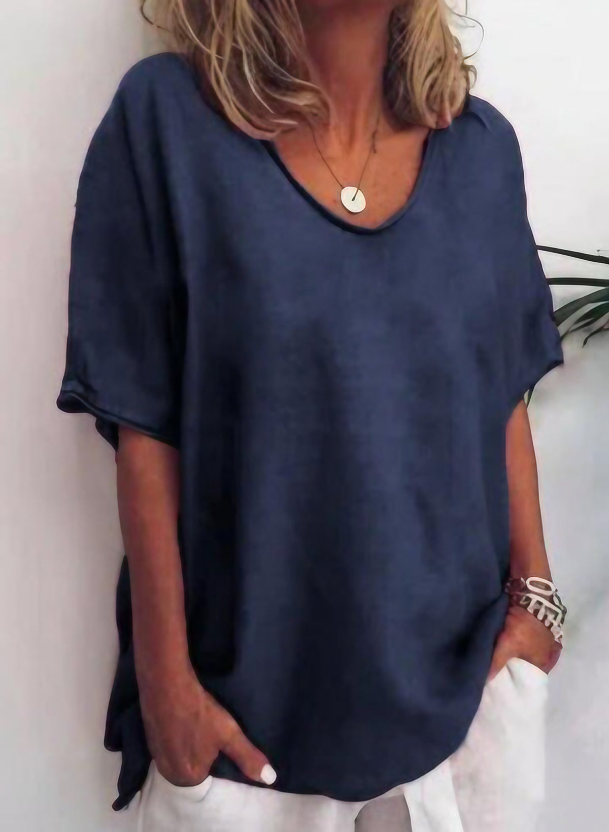 T-shirt femme col V, manches courtes, six coloris, bleu