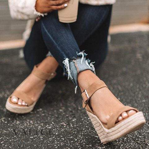 Chaussures orthopédiques femme à talon compensé