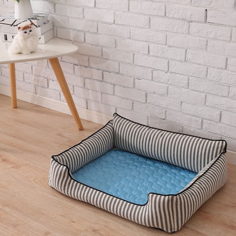 Tapis rafraîchissant pour chat, quatre tailles, quatre coloris