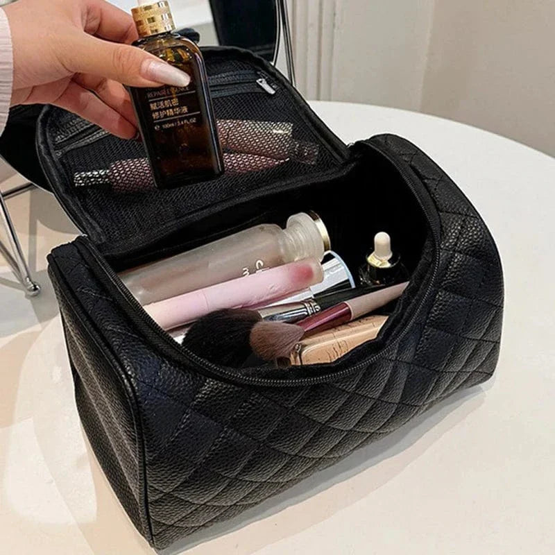 Trousse de toilette noire femme en similicuir, taille S ou M