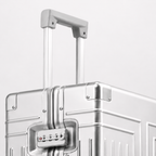 Valise cabine en aluminium argentée, compartiment avant