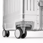Valise cabine en aluminium argentée, compartiment avant
