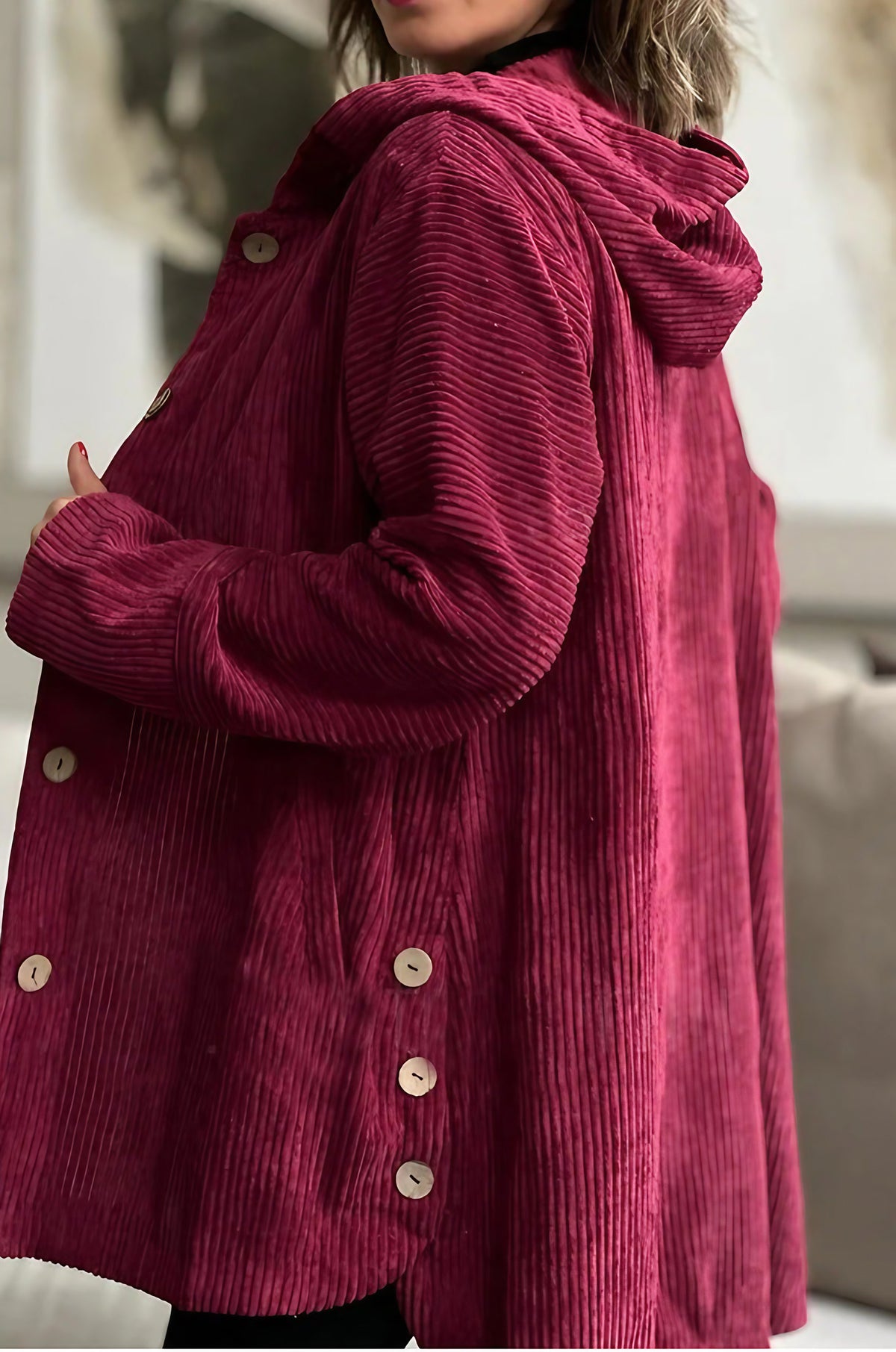 Veste mi-longue femme à capuche, boutonnée, col montant, rouge vin