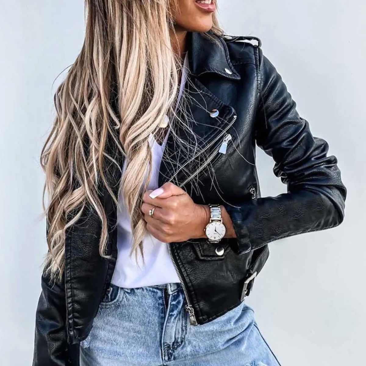 Veste cintrée femme à col montant et ceinture, rouge ou noir