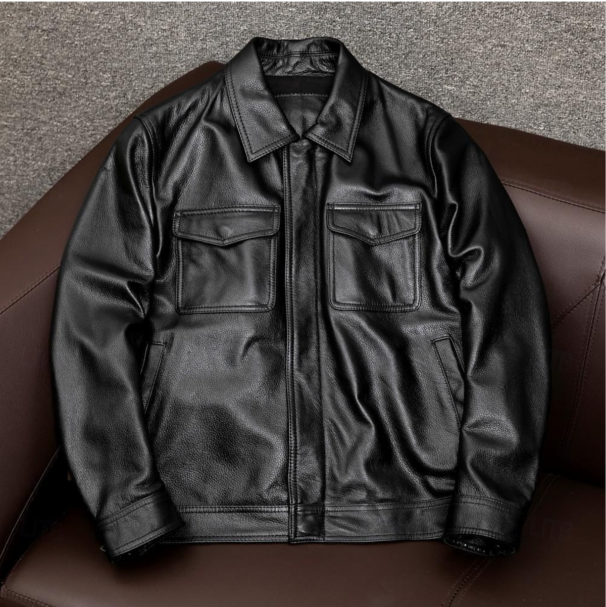 Veste homme à surface lisse et poches, noire ou marron foncé