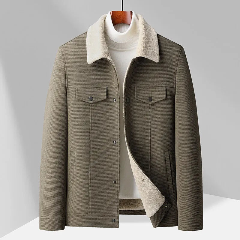 Veste homme à col relevé, boutonnée, deux poches à rabat, vert militaire